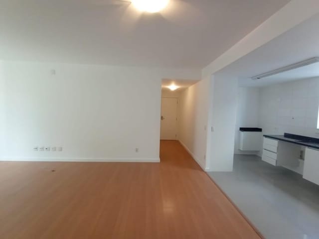 Apartamento 3 quartos e 3 banheiros, para alugar, no bairro Água Verde em Curitiba
