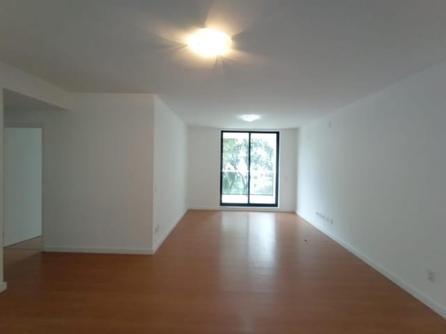 Apartamento 3 quartos e 3 banheiros, para alugar, no bairro Água Verde em Curitiba