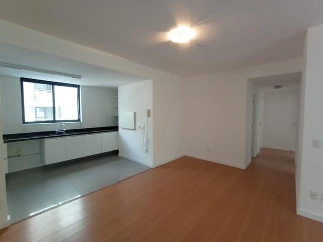 Apartamento 3 quartos e 3 banheiros, para alugar, no bairro Água Verde em Curitiba