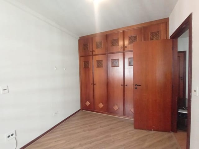 Apartamento 1 quarto e 1 banheiro, para alugar, no bairro Centro em Curitiba