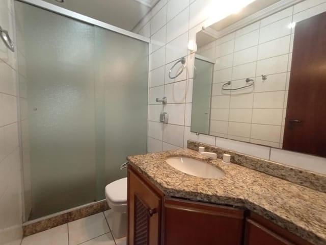 Apartamento 1 quarto e 1 banheiro, para alugar, no bairro Centro em Curitiba