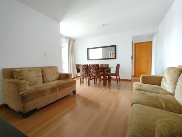 Apartamento 3 quartos e 2 banheiros, para alugar, no bairro Alto da Rua XV em Curitiba