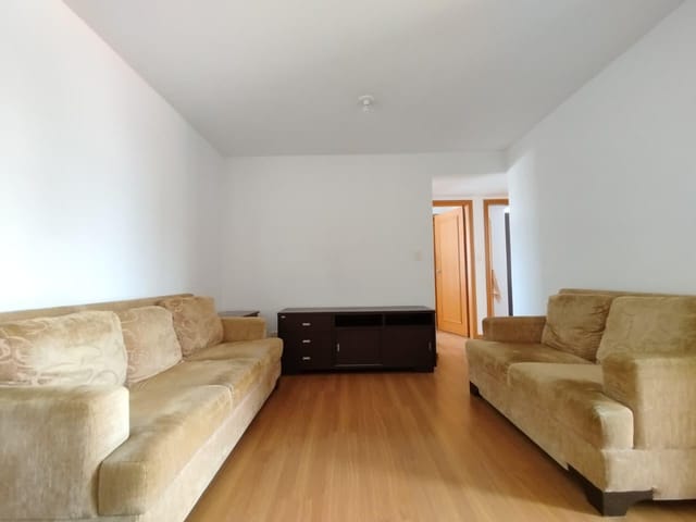 Apartamento 3 quartos e 2 banheiros, para alugar, no bairro Alto da Rua XV em Curitiba