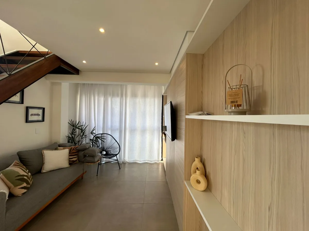 Duplex para venda em Pompeia com 2 quartos, sendo 1 suíte, 60m²