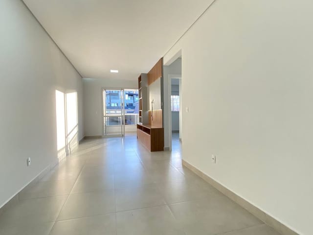 Apartamento 3 quartos e 2 banheiros, para alugar, no bairro Ingleses do Rio Vermelho em Florianópolis