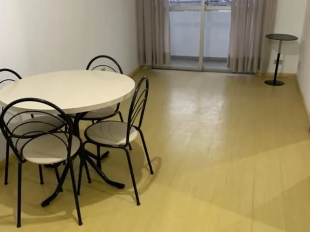 Apartamento 1 quarto e 1 banheiro, para alugar, no bairro Cristo Rei em Curitiba