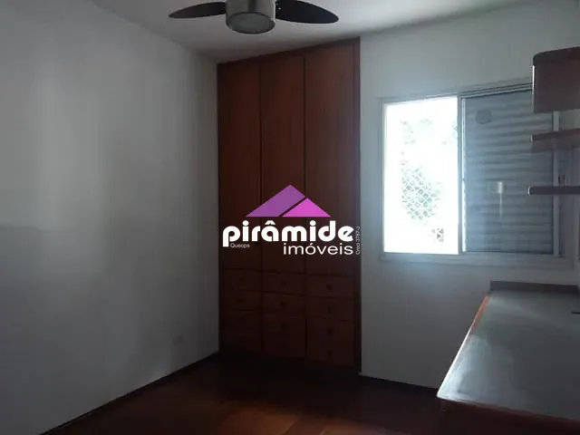 Apartamento com 90m² 3 quartos e 3 banheiros, para alugar, no bairro Centro em Rua Euclides Miragaia