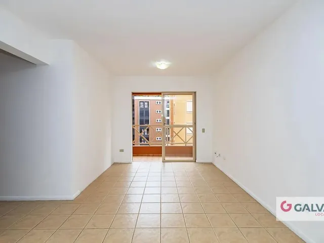 Apartamento 3 quartos e 2 banheiros, para alugar, no bairro Ahú em Curitiba
