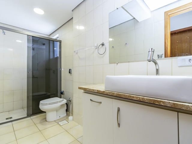 Apartamento 3 quartos e 2 banheiros, para alugar, no bairro Água Verde em Curitiba
