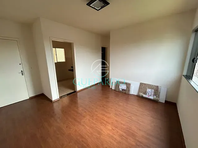 Apartamento com 64m² 3 quartos e 1 banheiro, à venda, no bairro Parque Jamaica em Londrina