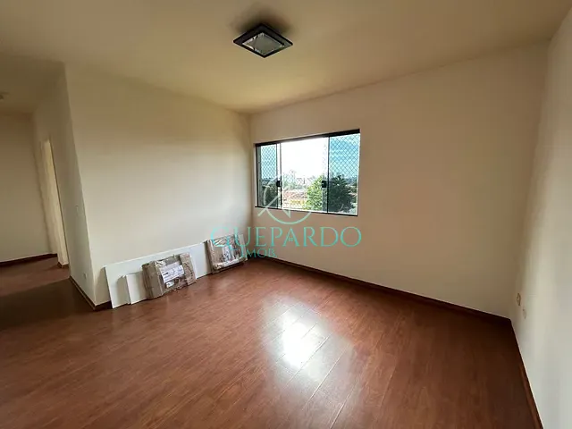 Apartamento com 64m² 3 quartos e 1 banheiro, à venda, no bairro Parque Jamaica em Londrina
