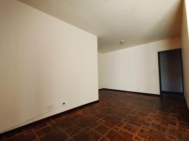 Apartamento 2 quartos e 2 banheiros, para alugar, no bairro São Lourenço em Curitiba