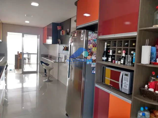 Apartamento com 245m² 4 quartos e 1 banheiro, à venda, no bairro Jardim das Colinas em São José dos Campos