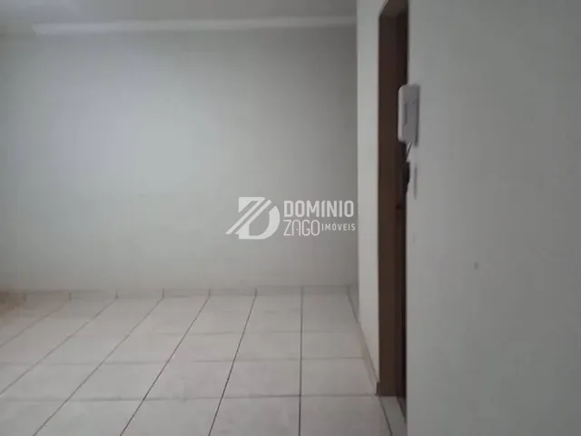 Apartamento 2 quartos e 1 banheiro, à venda, no bairro Conjunto Guanabara em Uberaba
