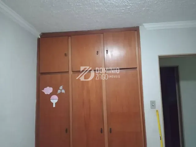 Apartamento 2 quartos e 1 banheiro, à venda, no bairro Conjunto Guanabara em Uberaba