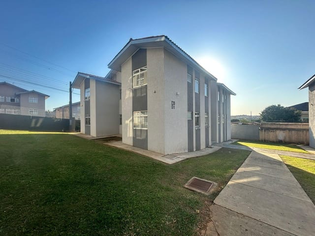 Locação - Apartamento com 2 quartos, 1 vaga de garagem, 45 m², Próx. ao Colégio Sagrada Família Auxiliadora - Uvaranas, Ponta Grossa.