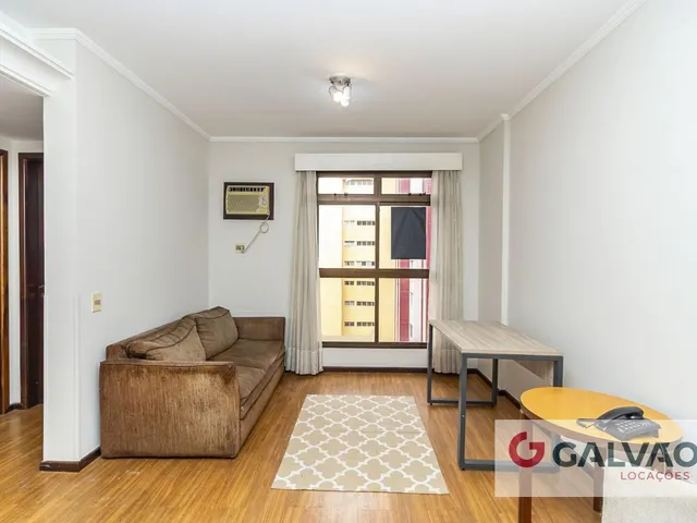 Apartamento 1 quarto e 1 banheiro, para alugar, no bairro Centro em Curitiba