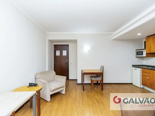 Apartamento 1 quarto e 1 banheiro, para alugar, no bairro Centro em Curitiba