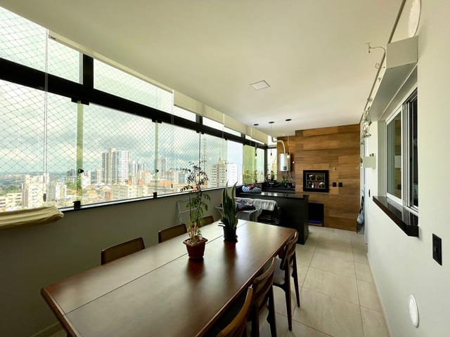 Apartamento com 223m² 3 quartos e 2 banheiros, à venda, no bairro Centro em Ponta Grossa