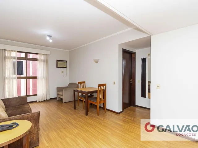 Apartamento 1 quarto e 1 banheiro, para alugar, no bairro Centro em Curitiba