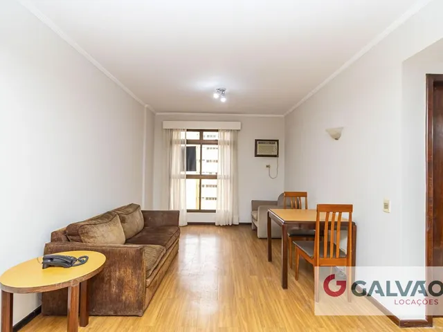 Apartamento 1 quarto e 1 banheiro, para alugar, no bairro Centro em Curitiba