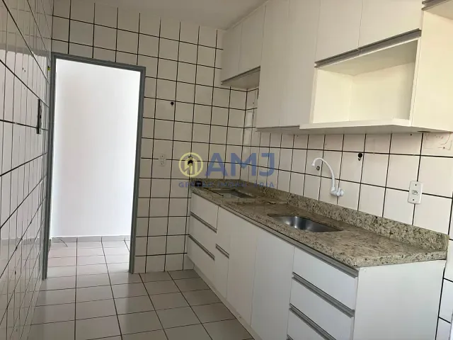 Apartamento 3 quartos e 1 banheiro, à venda, no bairro Jardim Maria Inês em Aparecida de Goiânia