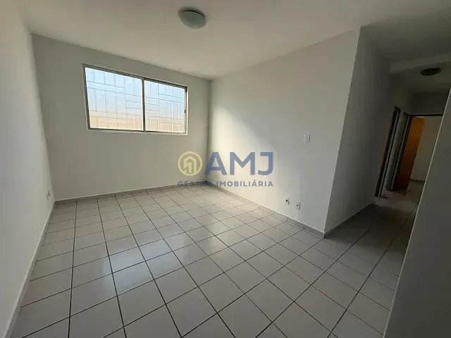Apartamento 3 quartos e 1 banheiro, à venda, no bairro Jardim Maria Inês em Aparecida de Goiânia
