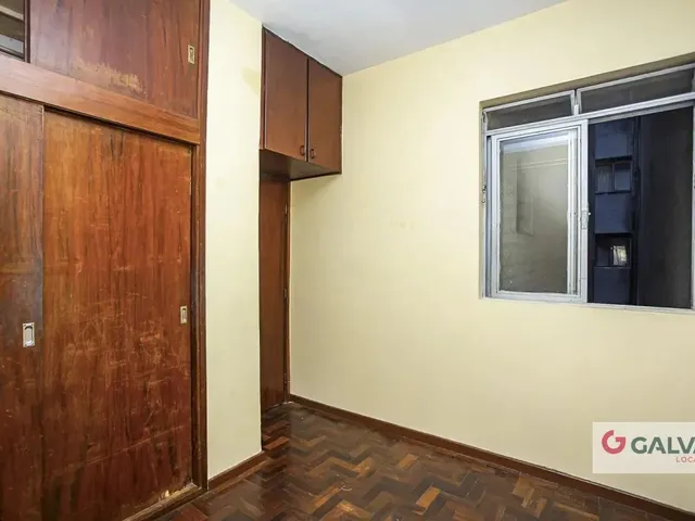 Apartamento 2 quartos e 1 banheiro, para alugar, no bairro Centro em Curitiba