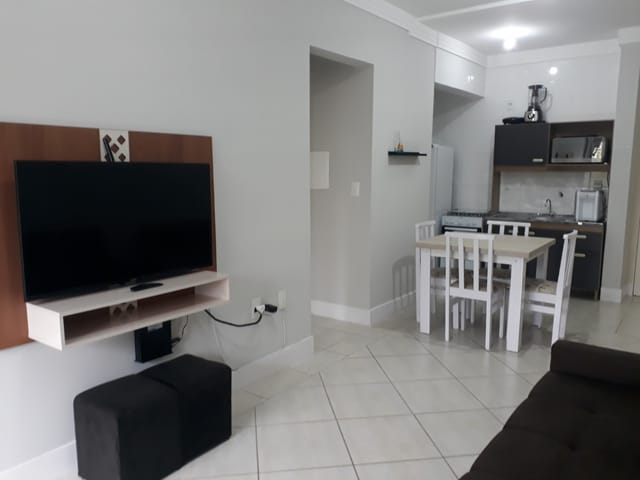 Apartamento 1 quarto e 1 banheiro, à venda, no bairro Ingleses do Rio Vermelho em Florianópolis