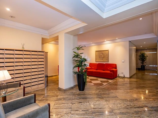 Apartamento 3 quartos e 2 banheiros, para alugar, no bairro Água Verde em Curitiba