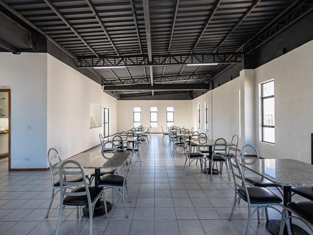 Apartamento 3 quartos e 2 banheiros, para alugar, no bairro Água Verde em Curitiba