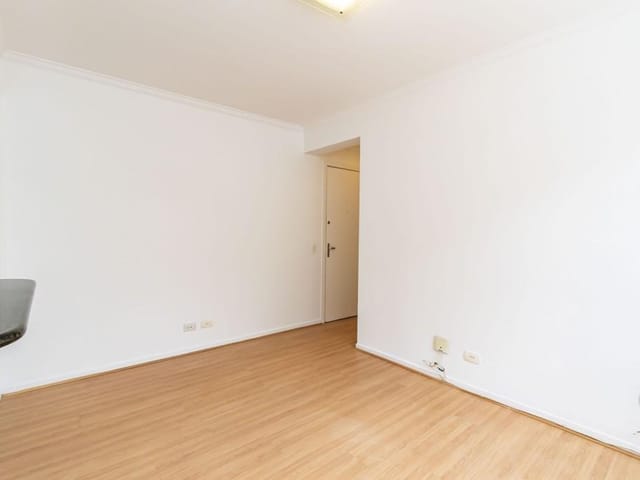 Apartamento 3 quartos e 2 banheiros, para alugar, no bairro Água Verde em Curitiba