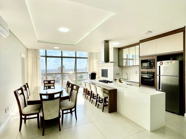 Apartamento com 203m² 3 quartos e 4 banheiros, à venda, no bairro Jardim Carvalho em Ponta Grossa