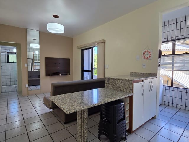 Apartamento 1 quarto e 1 banheiro, para alugar, no bairro Ingleses do Rio Vermelho em Florianópolis