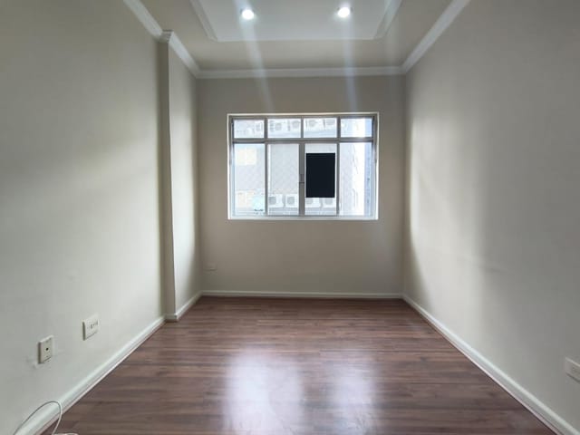 Apartamento 1 quarto e 1 banheiro, para alugar, no bairro Centro em Curitiba
