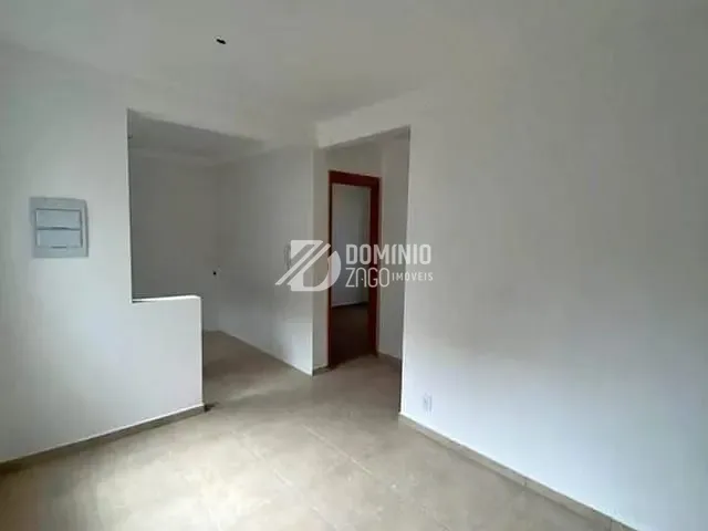 Apartamento 2 quartos e 1 banheiro, à venda, no bairro Jardim do Lago em Uberaba