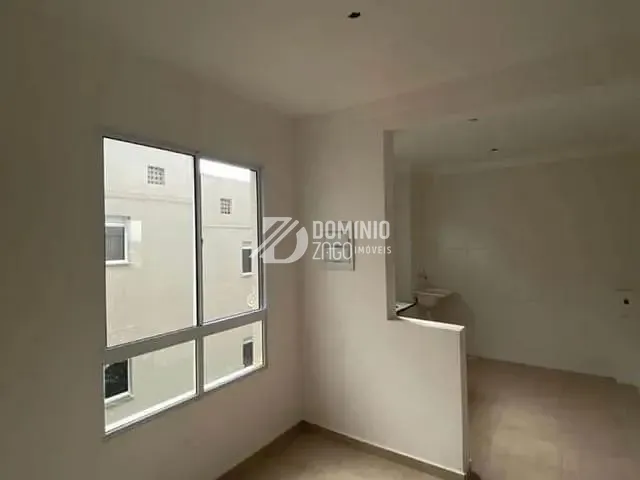 Apartamento 2 quartos e 1 banheiro, à venda, no bairro Jardim do Lago em Uberaba