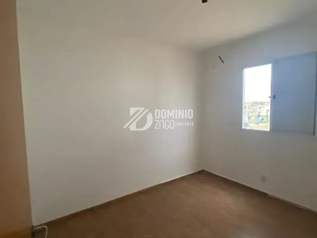 Apartamento 2 quartos e 1 banheiro, à venda, no bairro Jardim do Lago em Uberaba