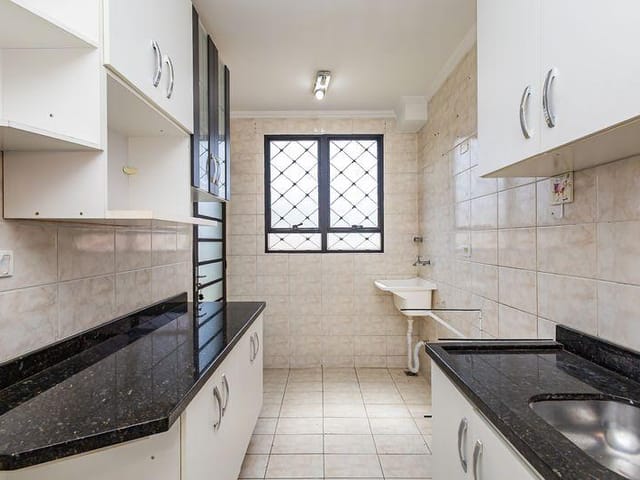 Apartamento 2 quartos e 1 banheiro, à venda, no bairro Novo Mundo em Curitiba