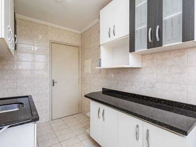 Apartamento 2 quartos e 1 banheiro, à venda, no bairro Novo Mundo em Curitiba