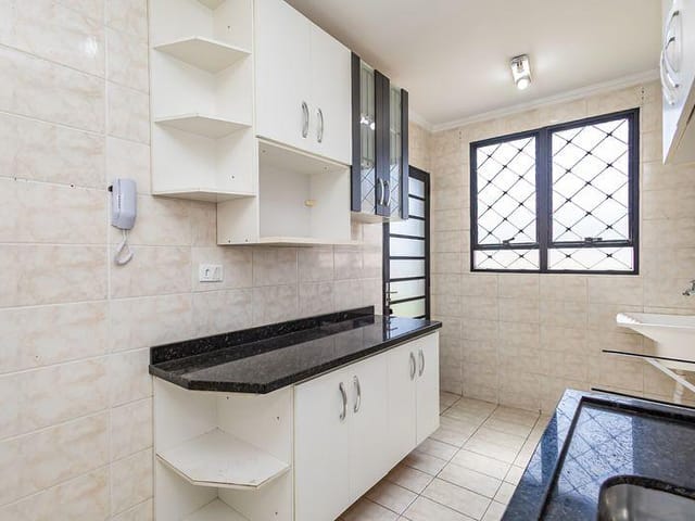 Apartamento 2 quartos e 1 banheiro, à venda, no bairro Novo Mundo em Curitiba