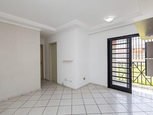 Apartamento 2 quartos e 1 banheiro, à venda, no bairro Novo Mundo em Curitiba