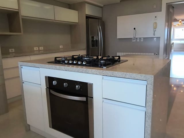 Apartamento 3 quartos e 3 banheiros, à venda, no bairro Exposição em Caxias do Sul
