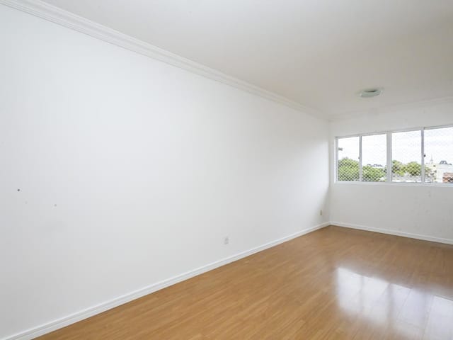 Apartamento 3 quartos e 1 banheiro, à venda, no bairro Campo Comprido em Curitiba