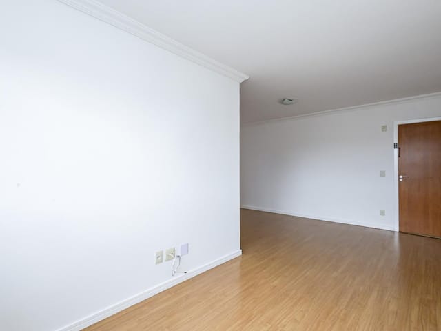 Apartamento 3 quartos e 1 banheiro, à venda, no bairro Campo Comprido em Curitiba