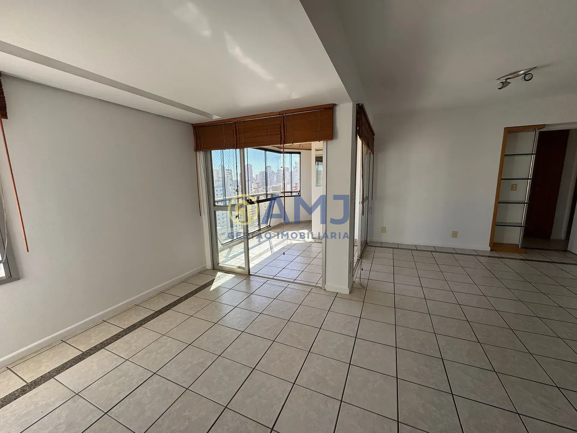 Apartamento, 3 quartos, 144 m² - Foto 2