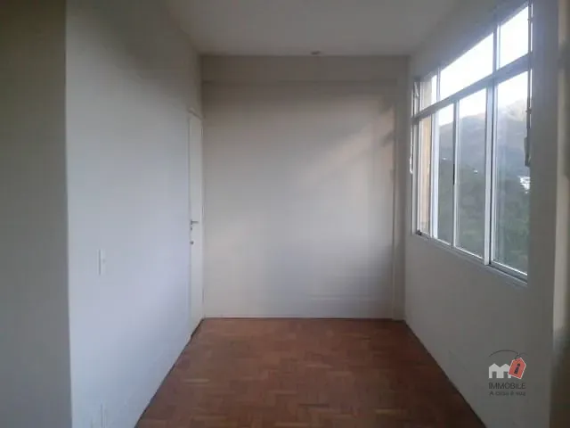 Apartamento 3 quartos e 2 banheiros, à venda, no bairro Duchas em Petrópolis