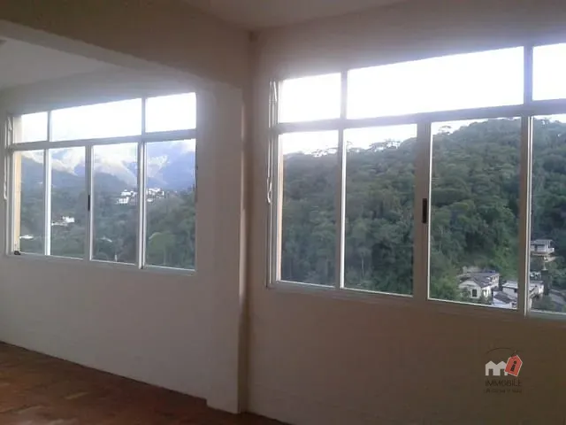 Apartamento 3 quartos e 2 banheiros, à venda, no bairro Duchas em Petrópolis