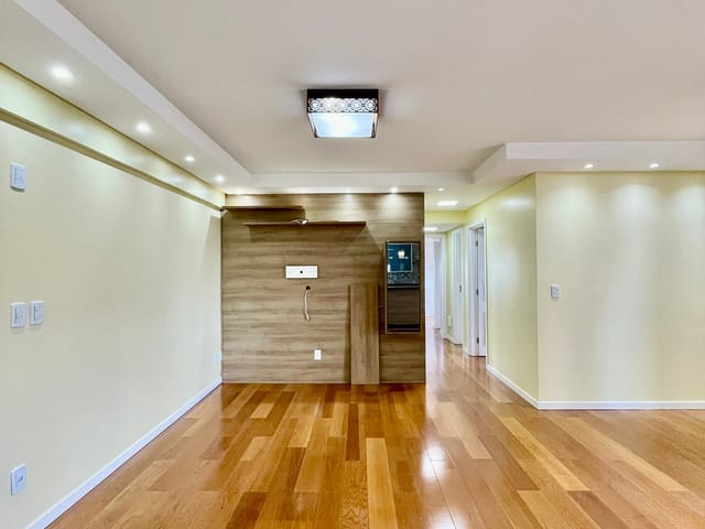Apartamento com 122m² 3 quartos e 2 banheiros, à venda ou para alugar, no bairro Centro em Ponta Grossa