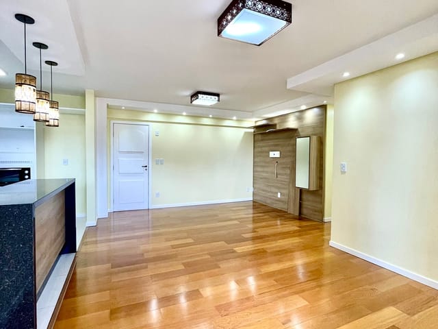 Apartamento com 122m² 3 quartos e 2 banheiros, à venda ou para alugar, no bairro Centro em Ponta Grossa